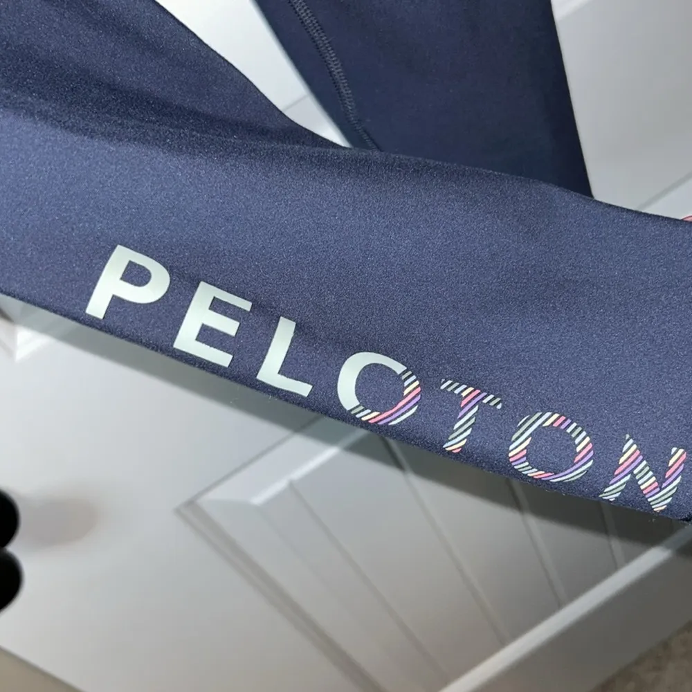 Peleton Leggings - Blue. Size Medium - Image 3