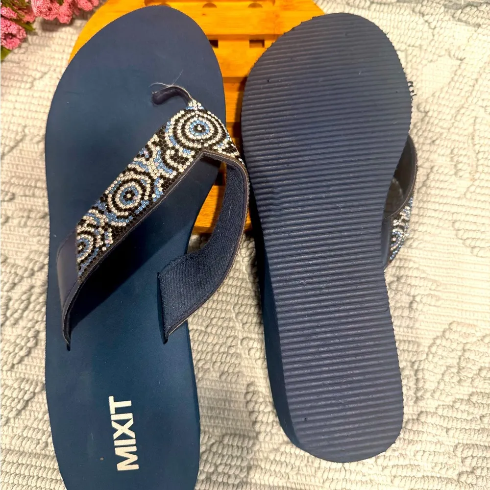 Mixit Navy Beaded Women's Sandals Size 8 - Image 8