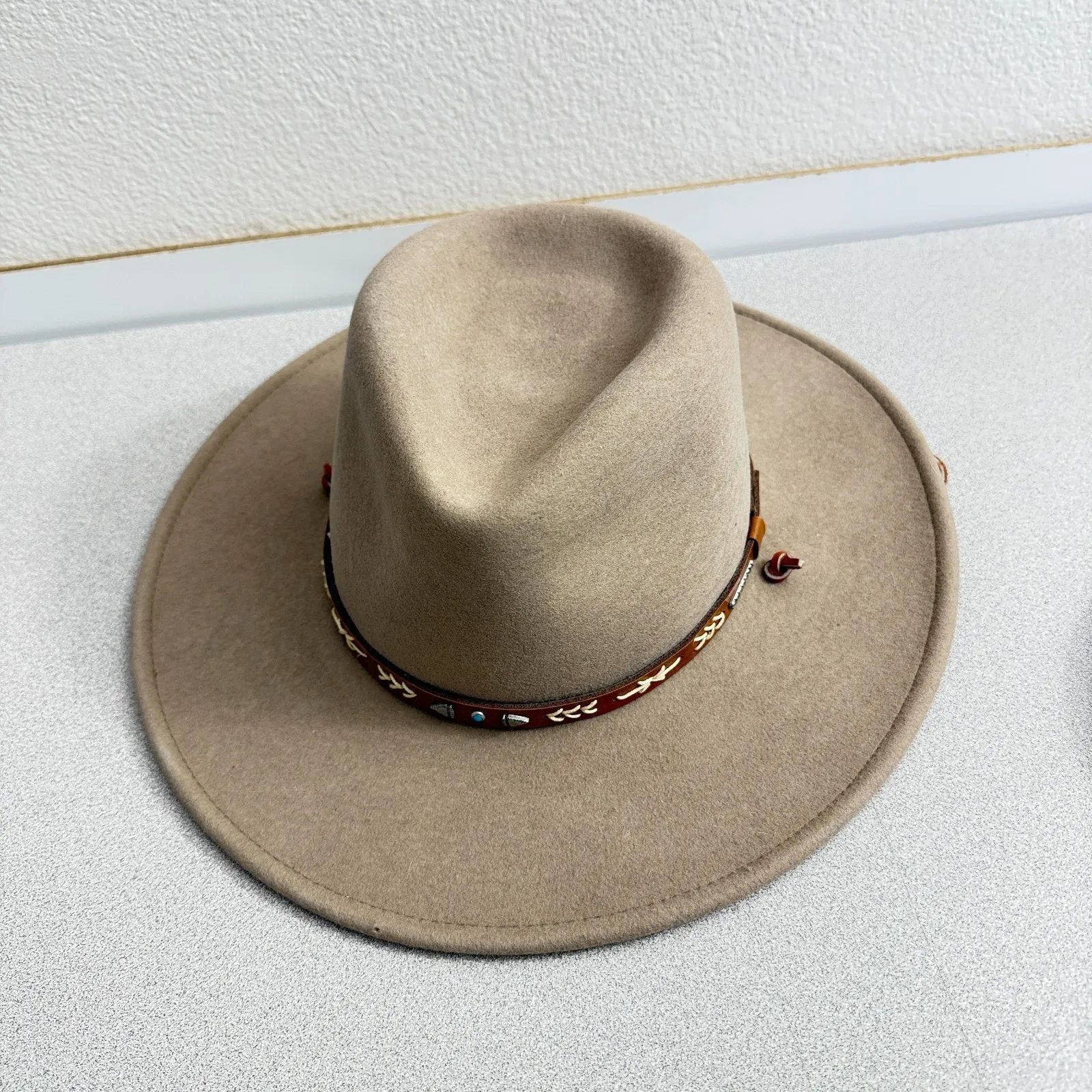 Stetson Santa Fe Crushable Wool Hat Size Medium Taupe Fedora Leather Band Stitch - Image 3