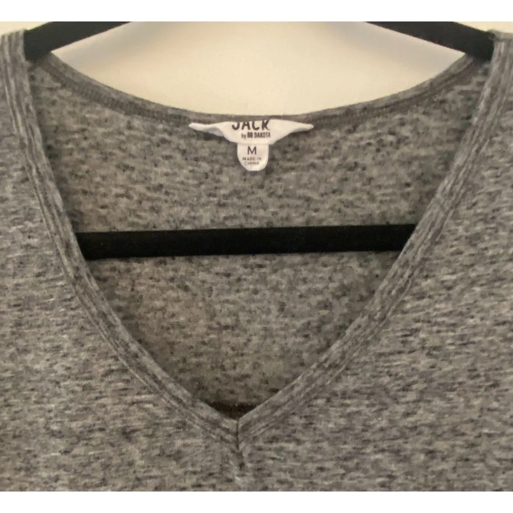 Jack by BB Dakota Grey V-Neck Bell Short Sleeve Top Women's Size Medium - Image 3