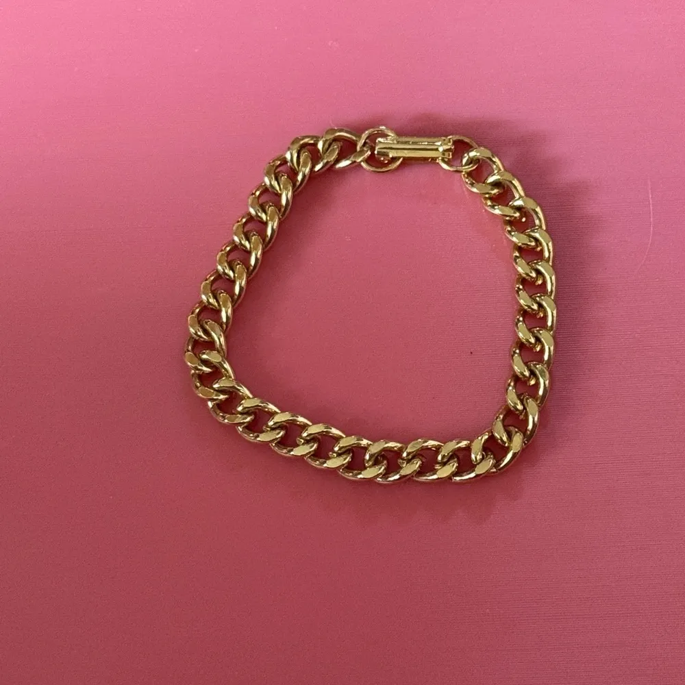 Cuban Link Bracelet NWT Gold - Image 4