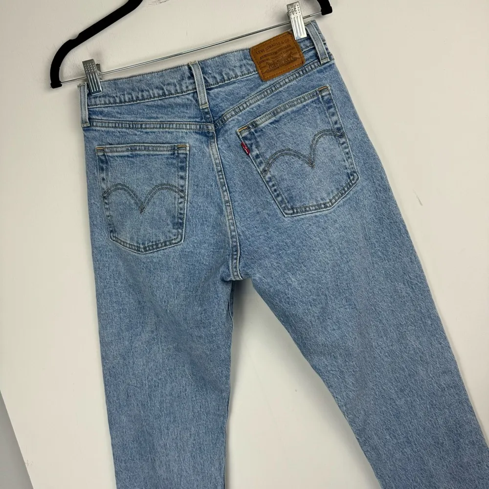 Levi’s Wedgie Straight Leg Jeans Sz 28 Light Wash Button Fly - Image 12