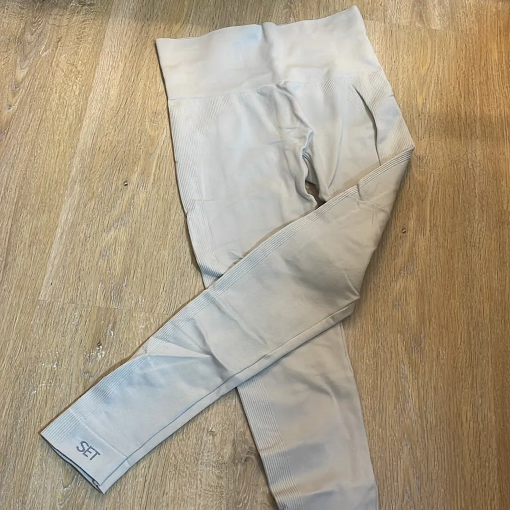 Sculptflex Box Cut Bra + Leggings - Image 9