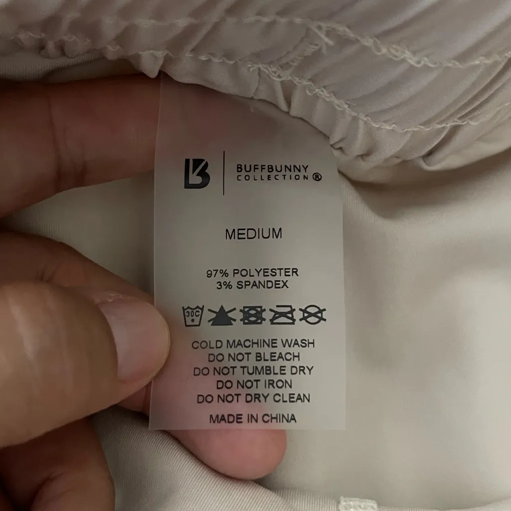 Women’s BuffBunny Lifesaver Shorts Cream Size M - Image 5