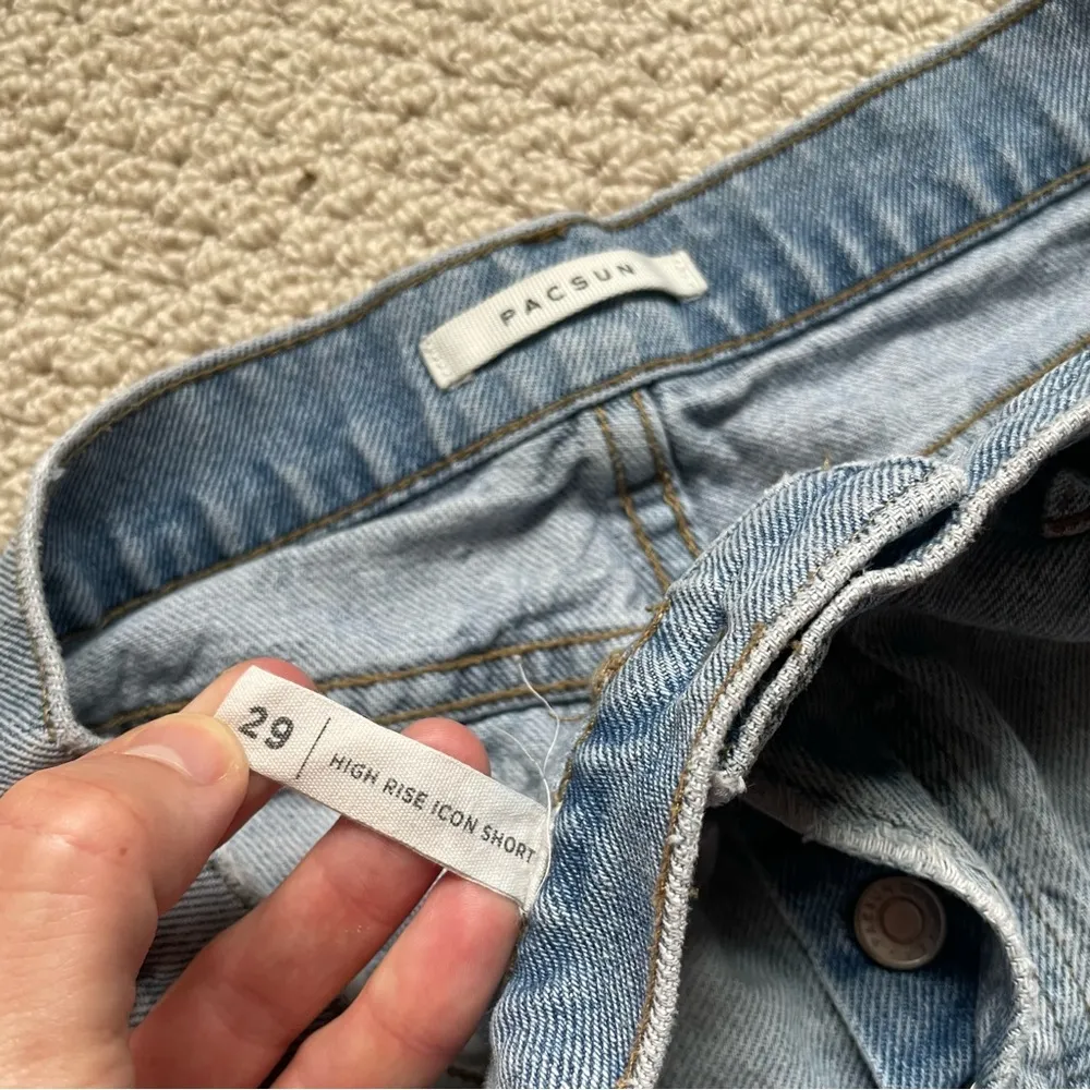 PacSun Featherweight Vintage Cotton “The Icon High Rise” Light Wash Denim Short - Image 4