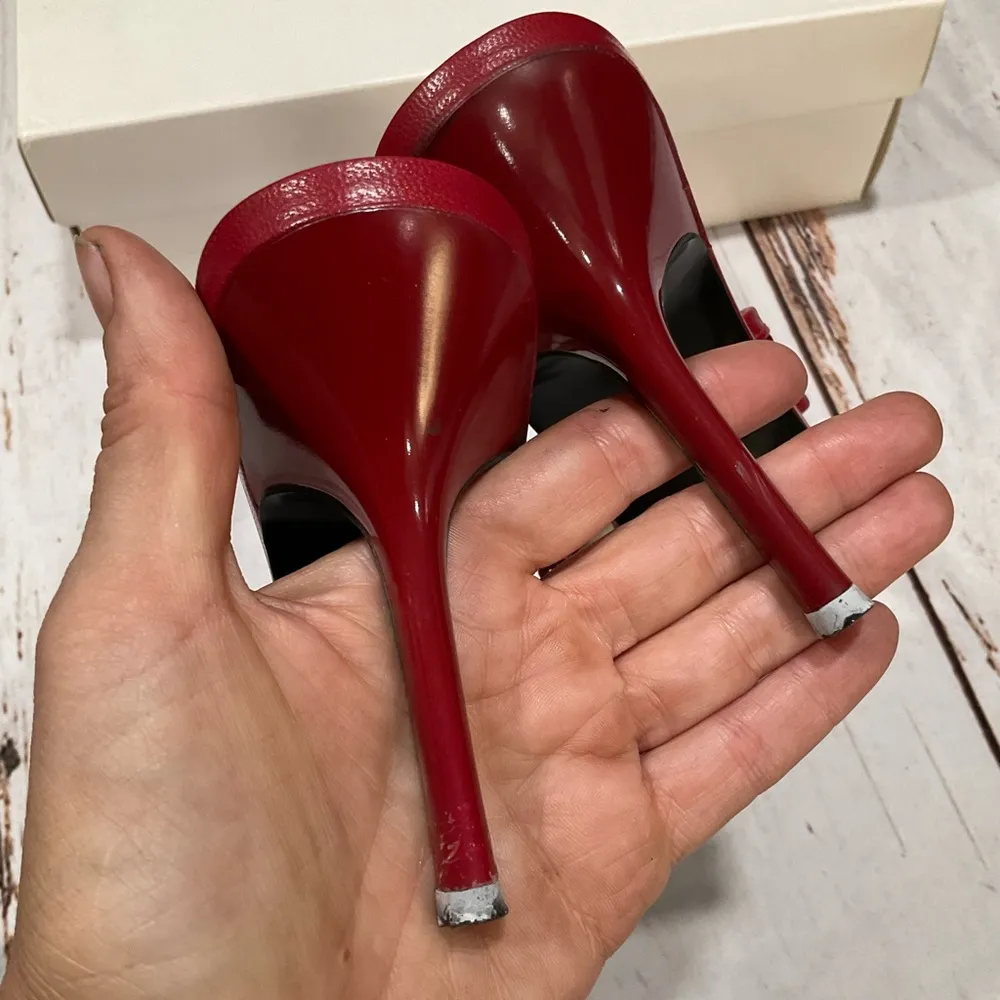 BCBG RED LEATHER PUMPS - Image 4