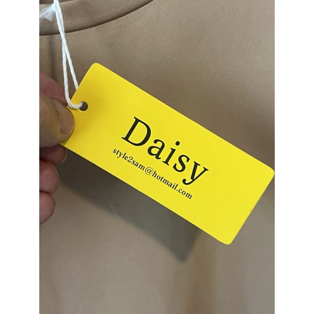 Daisy Cropped Top Women's Size 3X Beige Long Sleeve Stretch Polyester NWT - Image 5