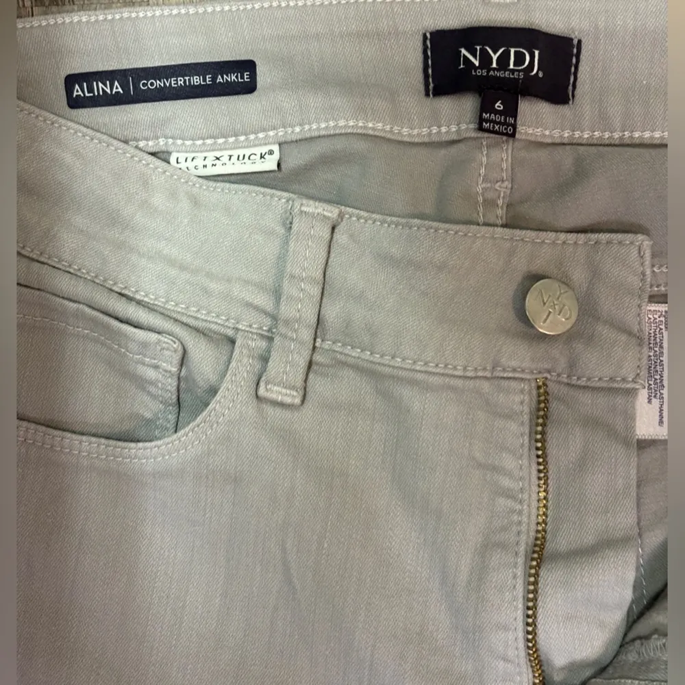 NYDJ ALINA CONVERTIBLE ANKLE SKINNY STRETCH JEAN IN LIGHT GRAY - Image 8