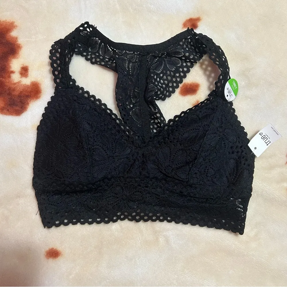 Black lace bralette with padding. New with tags. - Image 4