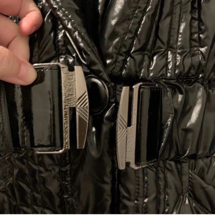 Vero Moda Classic size Medium black down jacket with faux fur hood EUC - Image 4