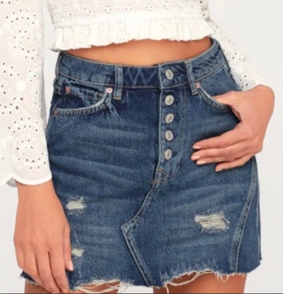 FREE PEOPLE Distressed Dark Denim Mini Skirt 27 - Image 10