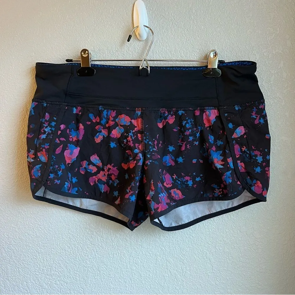Lululemon Run Times Short (4")
Dandy Digie Multi / Black - Image 5