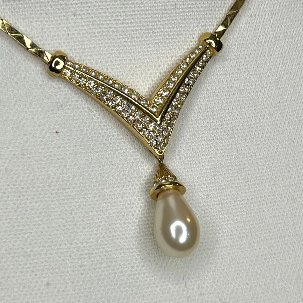 Christian Dior Vintage gold plated crystals drop pearl designer necklace - Image 3