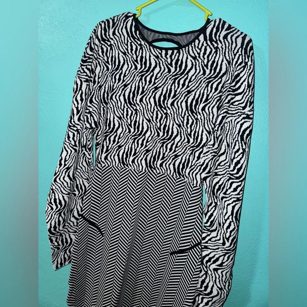 Esteban Cortazar Collective RTR Zebra Animal Print Sweater Dress Maxi Lg Black - Image 4