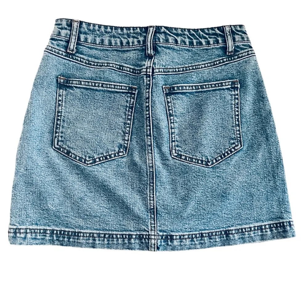 House Of Harlow 1960 Jean Skirt Mini Denim City Beach
Size 6 Blue - Image 4