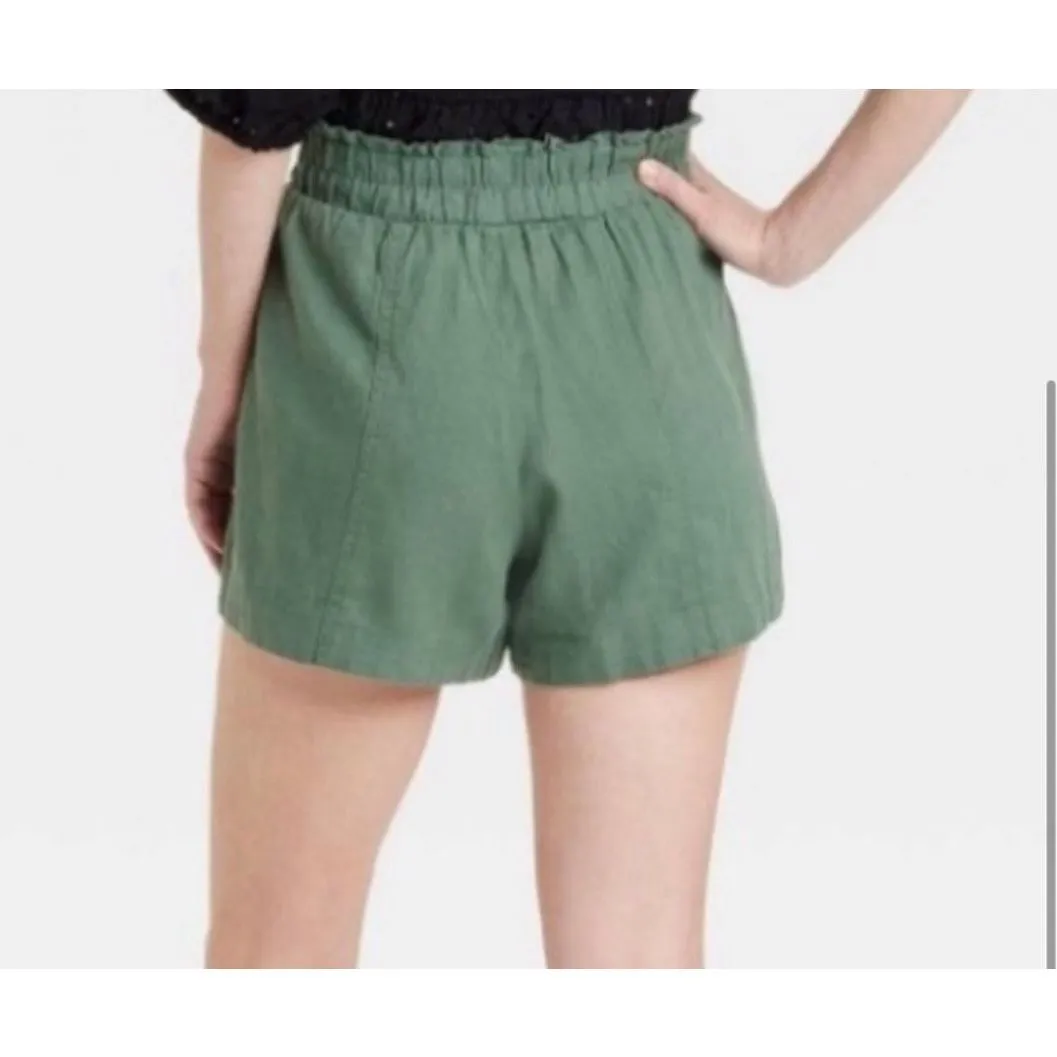 A New Day linen blend green smocked waist shorts size small - Image 2