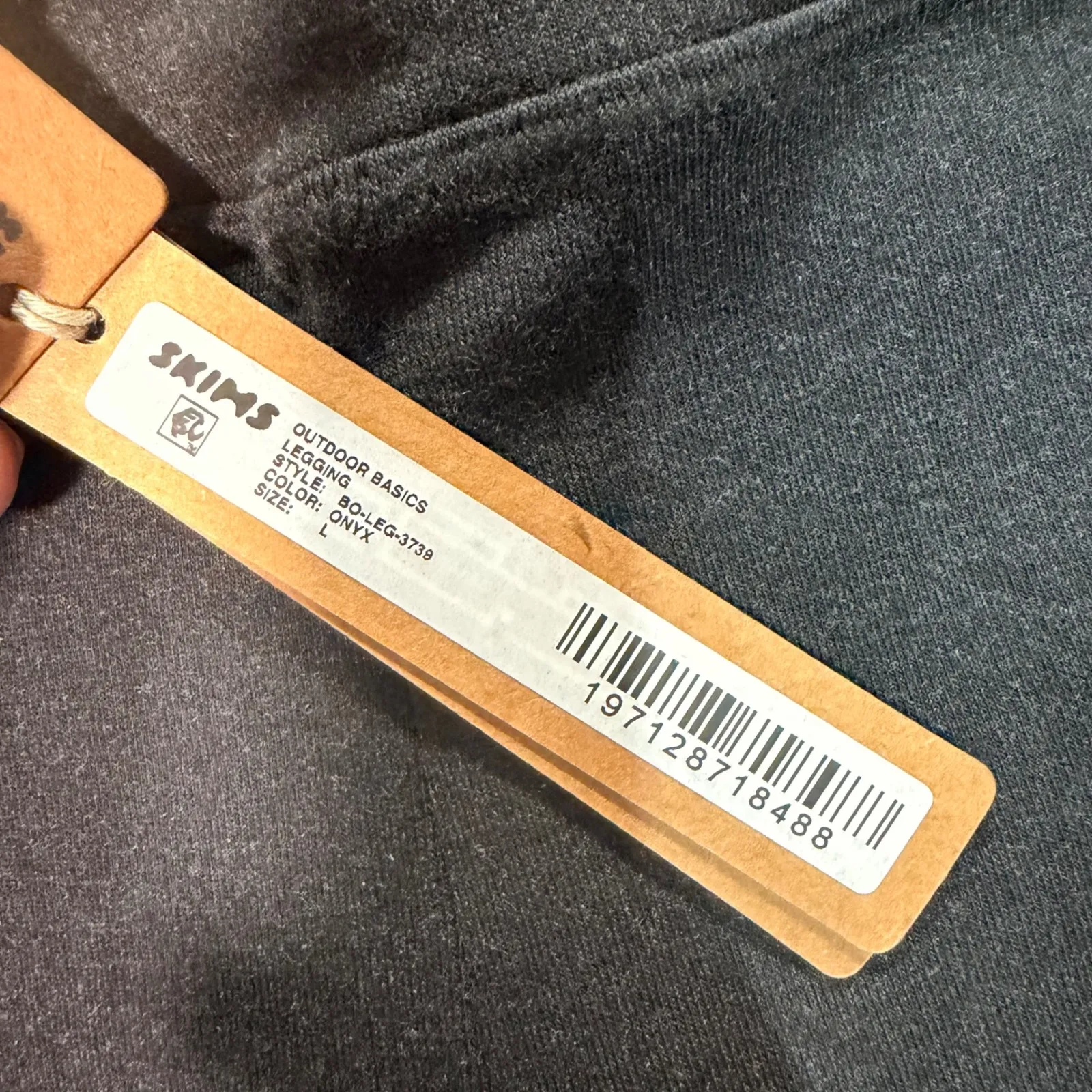 NWT SKIMS Outdoor Basics Legging Onyx Black L Activewear Athleisure 27" inseam - Image 5