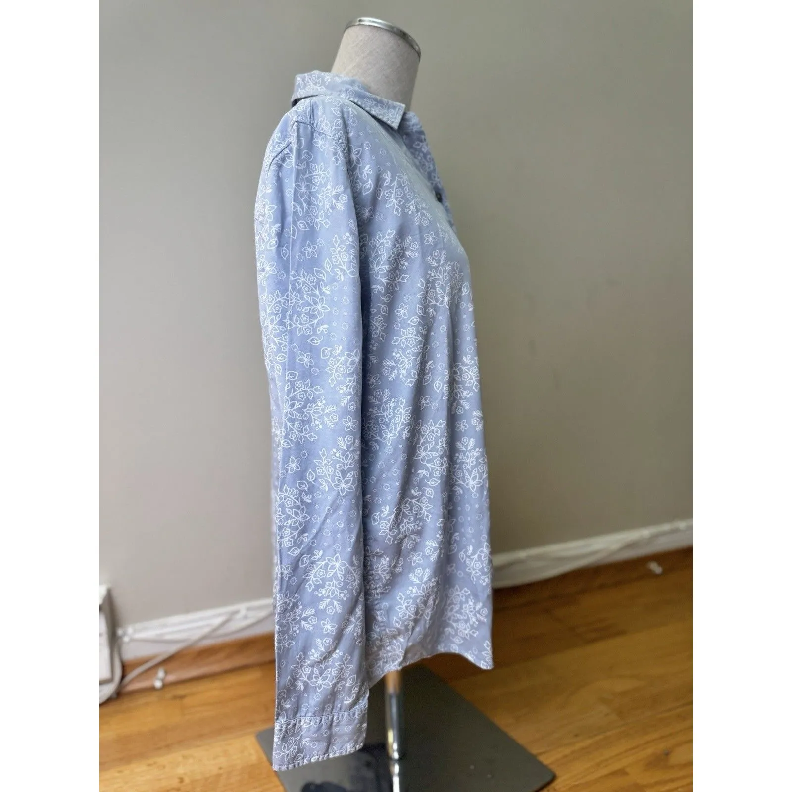 Marine Layer Carlin Floral Button Down Shirt Blue S EUC Cottage Boho Romantic - Image 4