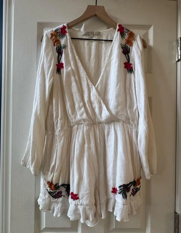 Lovers and friends Adriana white ruffle romper nwot - Image 3