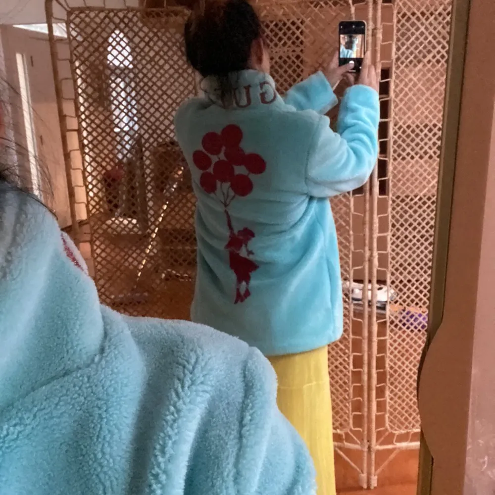 Guess  faux shearing jacket. S - Image 4