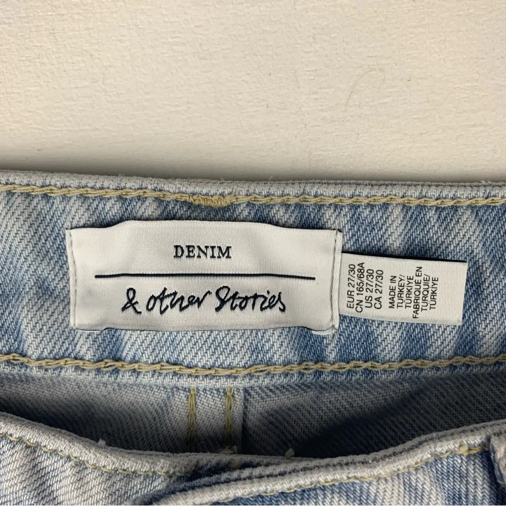 & Other Stories size 27 straight leg light wash jeans Sky Blue Denim Pants - Image 3