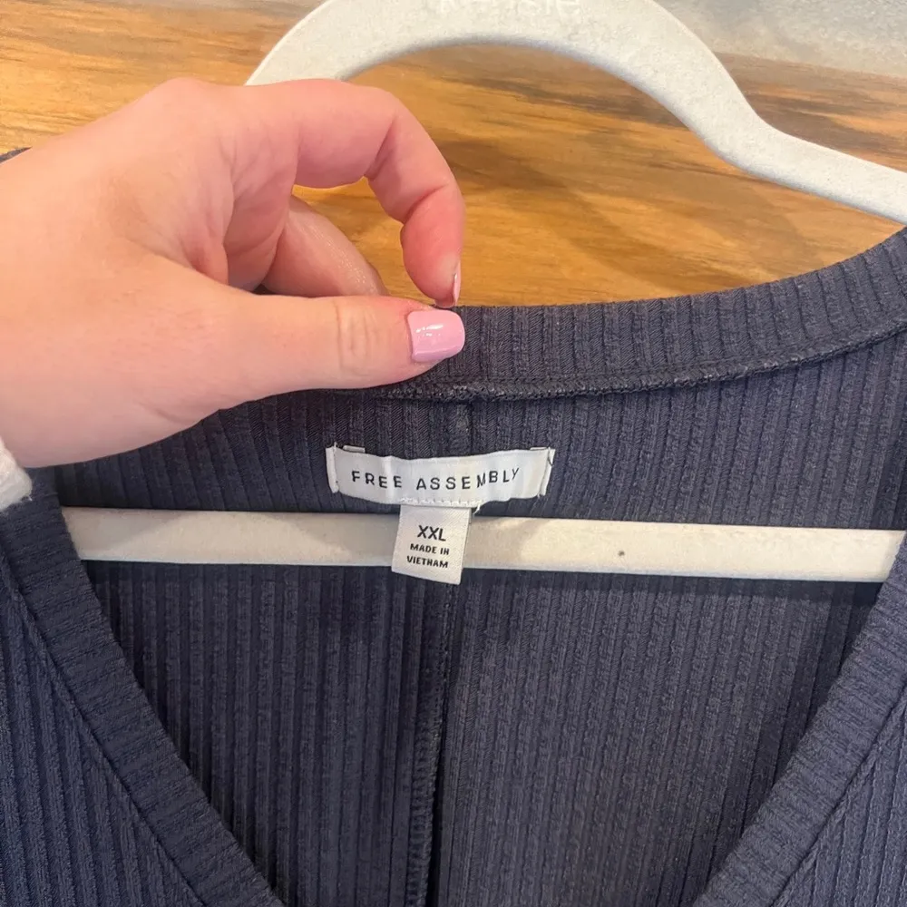 V Neck Midi Dress - Image 4