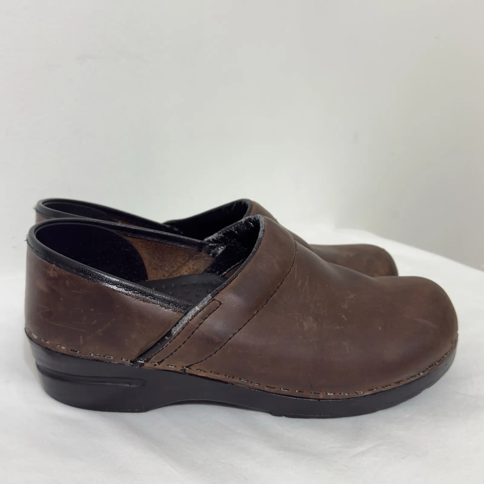 Dankso Antique Brown Oiled Leather Women's Clogs Shoes Size 39/US 8.5 Women’s - Image 4