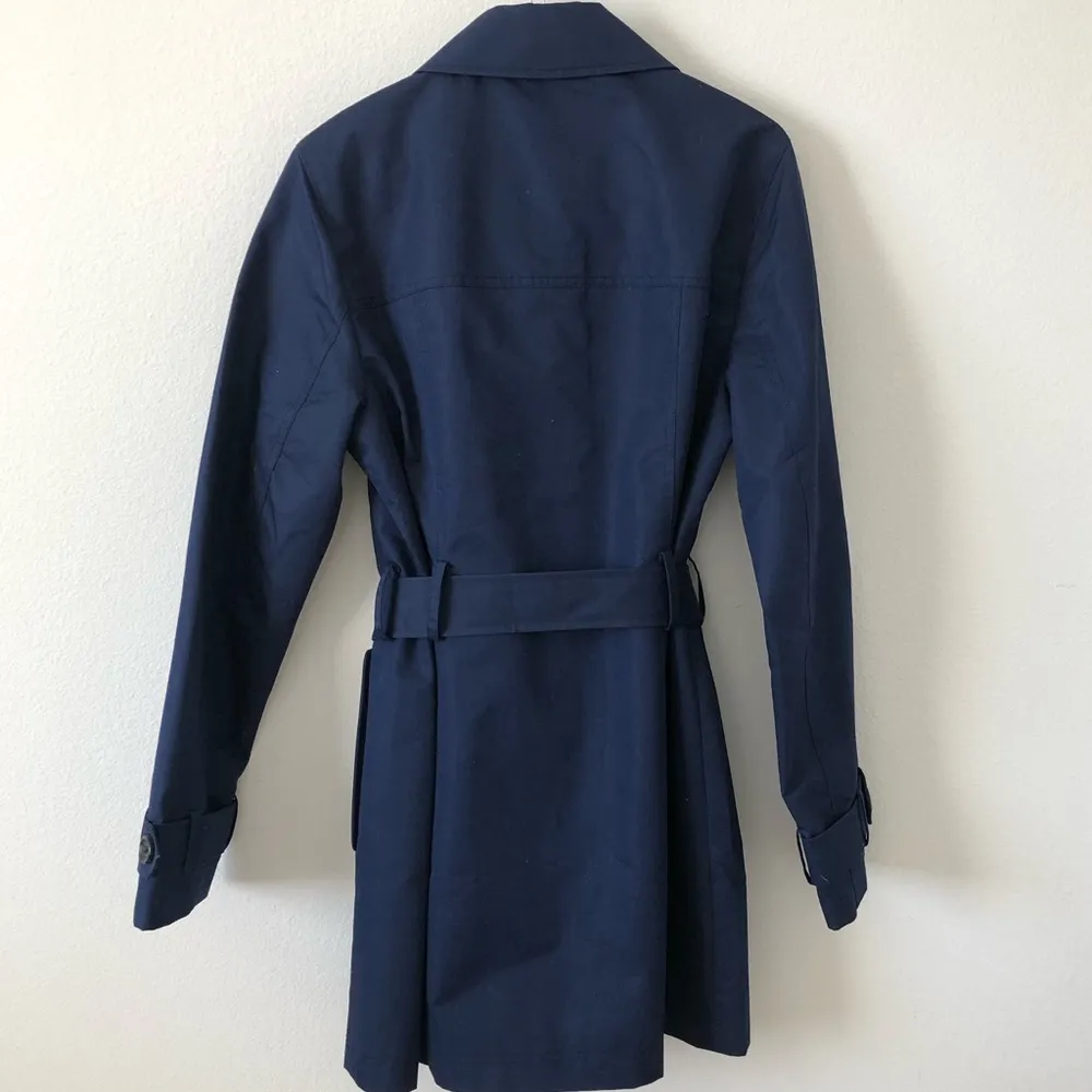 L.L Bean Navy Old Port Trench Coat. Size Medium - Image 3