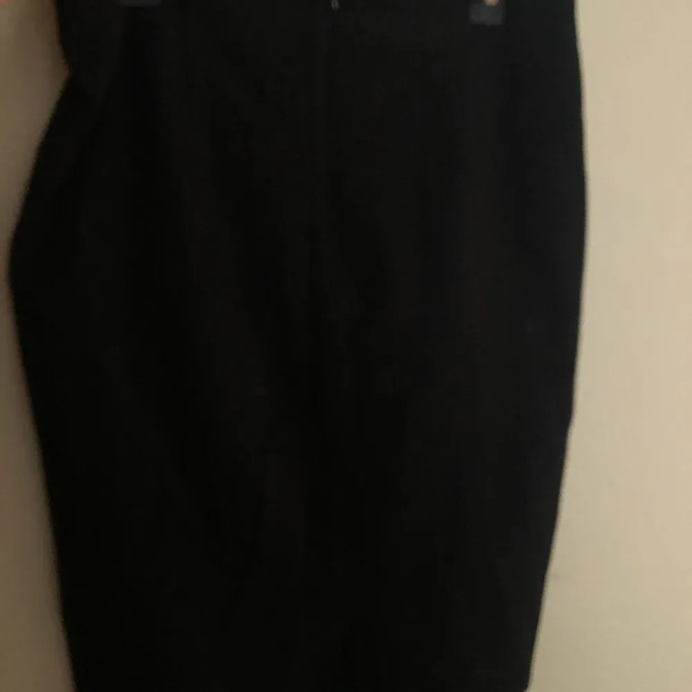 Neiman Marcus Black Leather Skirt - Image 5