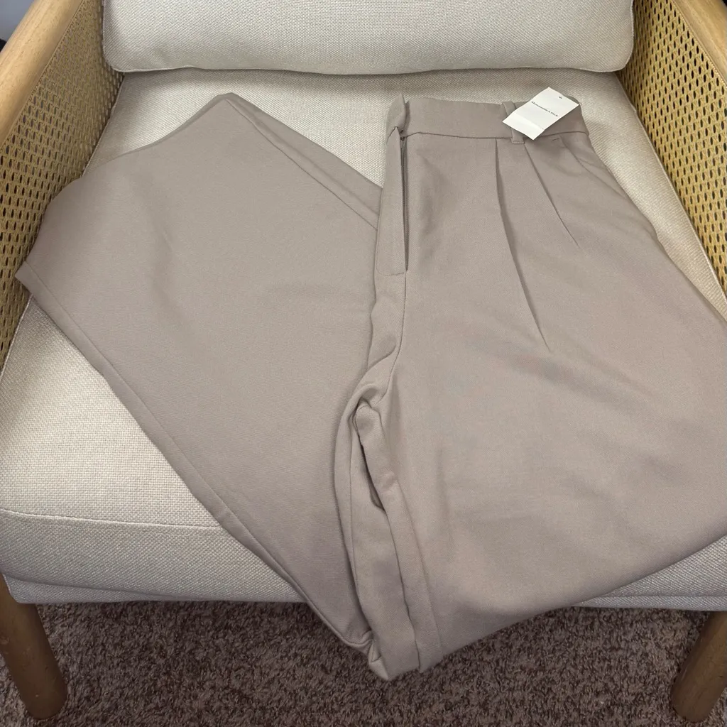 NWT Abercrombie & Fitch Wide Leg Trousers 27" - Image 2