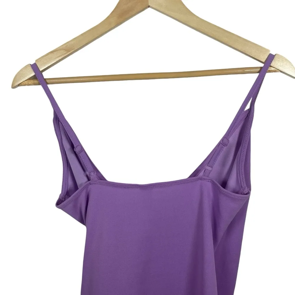 Women’s V - Image 10