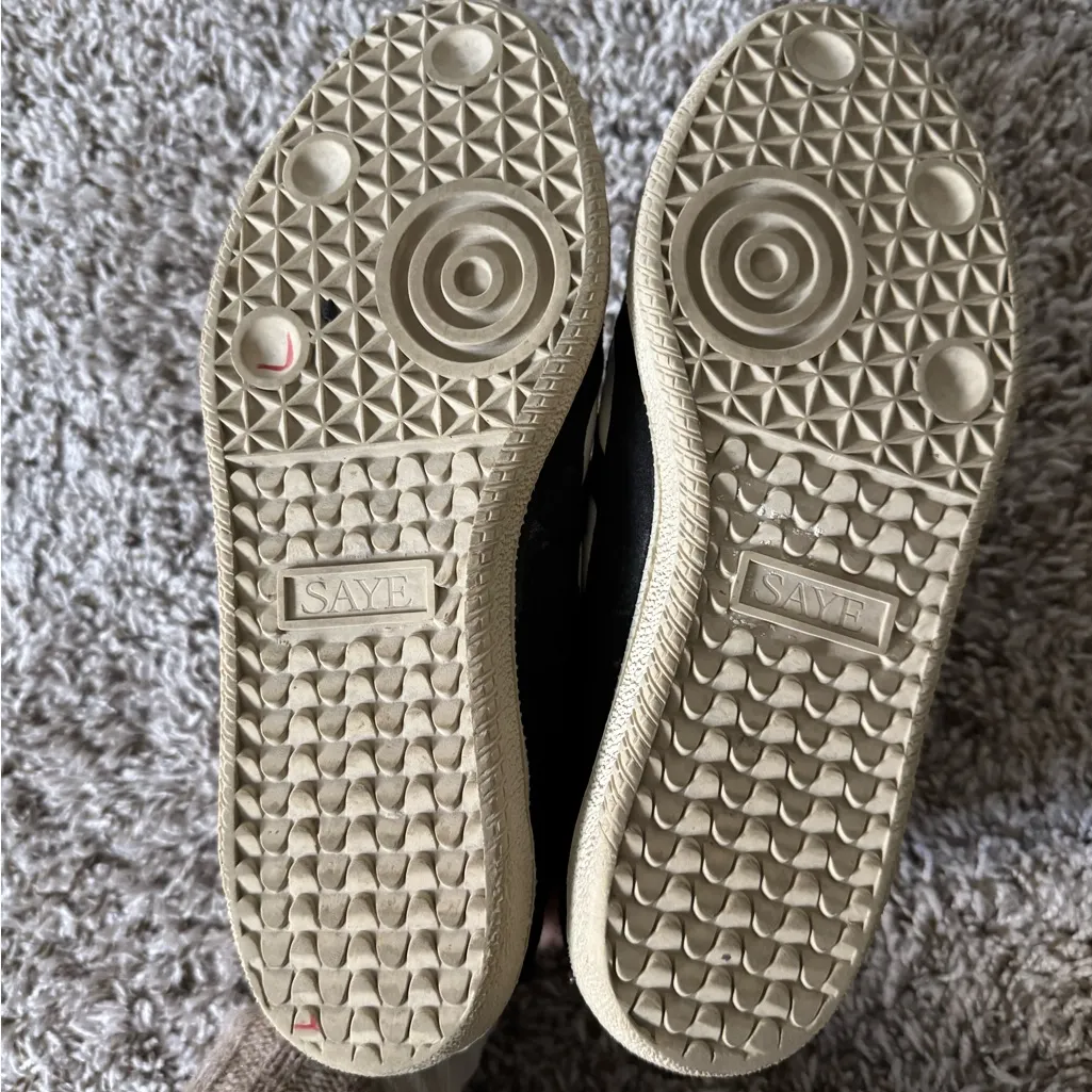 Saye 7.5 Modelo ‘70 Dart Shoes in Black - Image 8