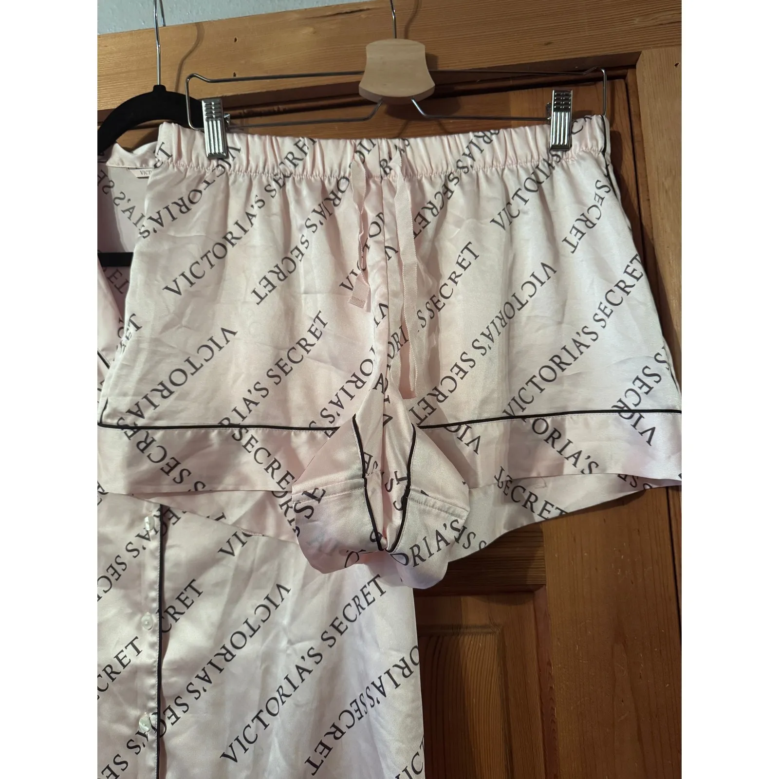 Victoria's Secret Pink Satin Pajama Set Top Shorts Logo Print M - Image 4