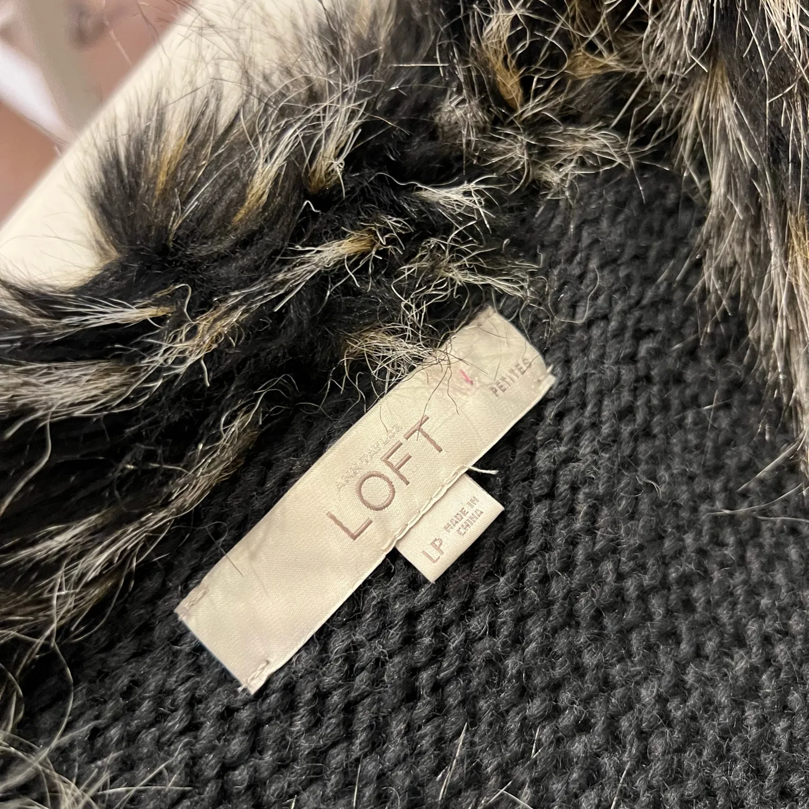 LOFT Gray Wool Blend Fur Collar Button Down Sweater Vest Size Large - Image 7