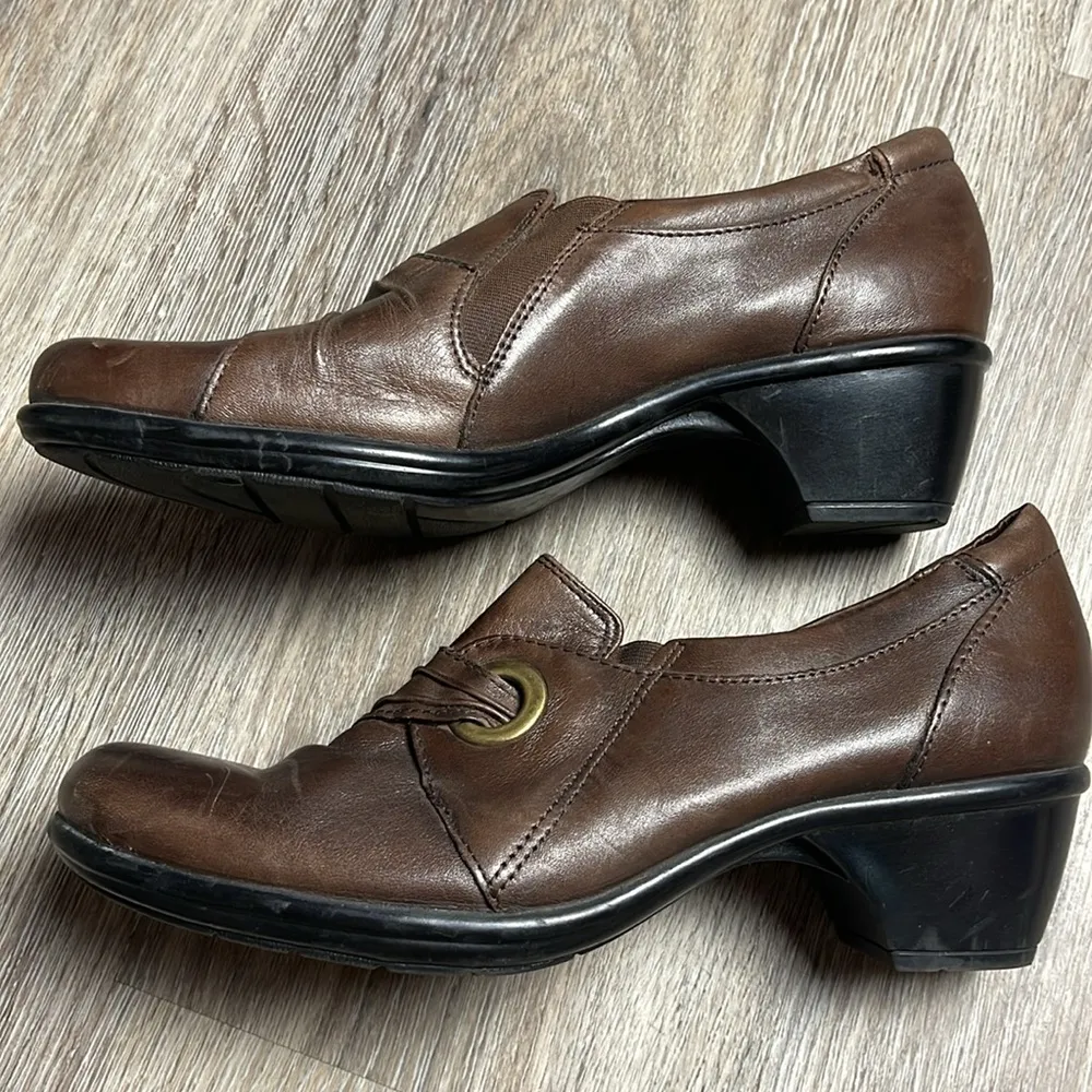 Clarks Bendables Brown Leather Comfort Heels Size 8.5 Medium - Image 5