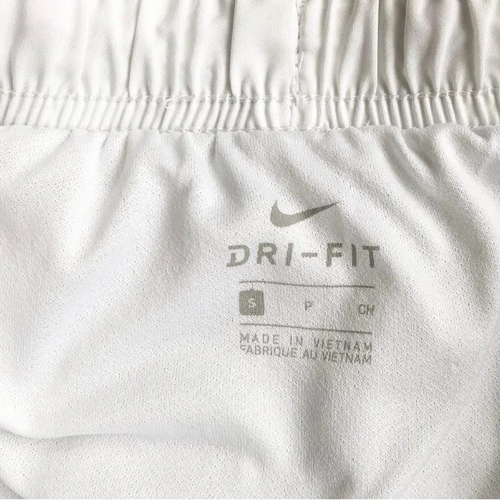 Nike Women's Star Patterned White Athletic Shorts Size S - Image 8