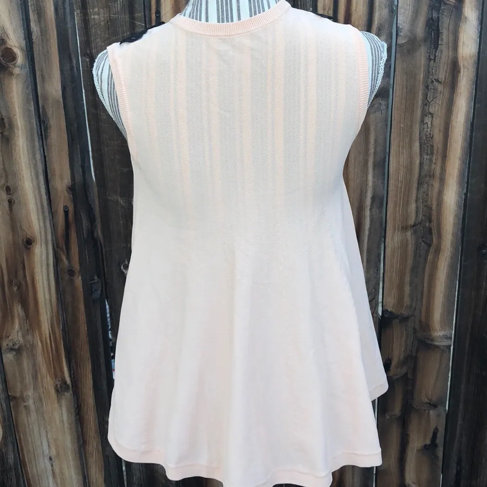 💜Light peach colored top with black embroidery Pink - Image 2