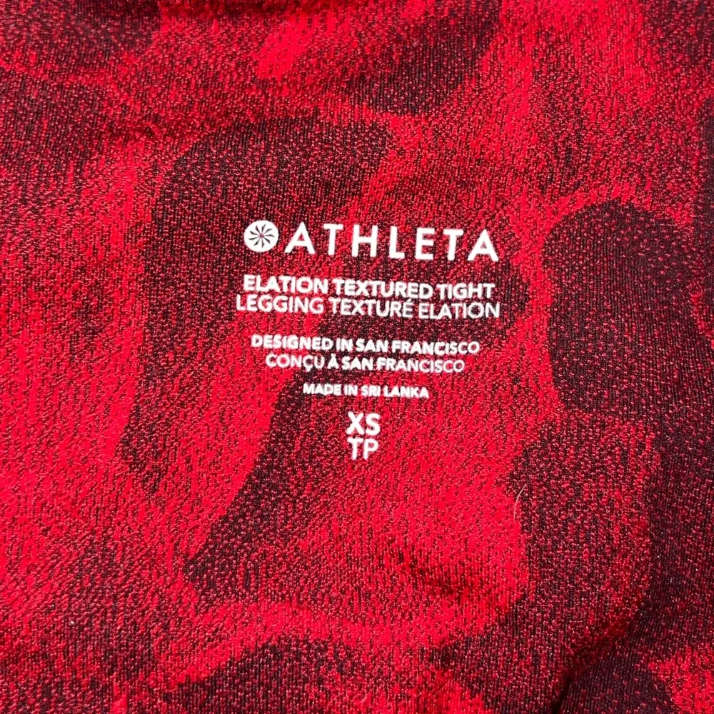 Athleta elation, textured, tight, red floral leggings size XS - Image 4