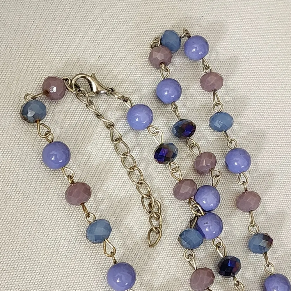Vintage Silver Chain Necklace with Shades of Purple Glass Beads - Image 5