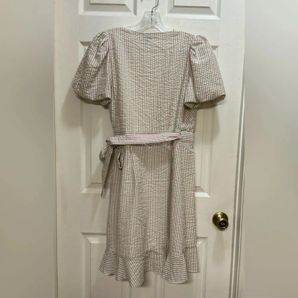 Draper James RSVP Seersucker Wrap Dress Puff Sleeve Ruffle Hem Preppy Small - Image 3