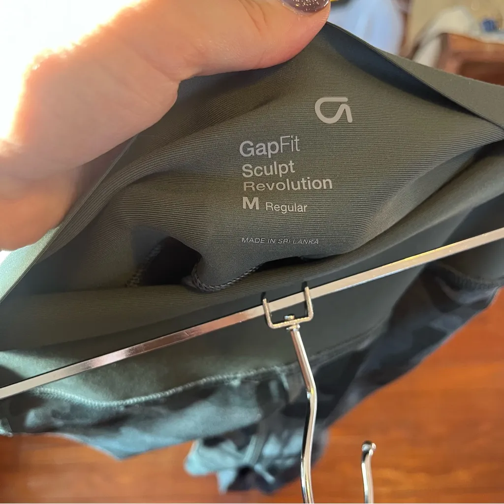 Gap fit sculpt revolution Camouflage Leggings - Image 3