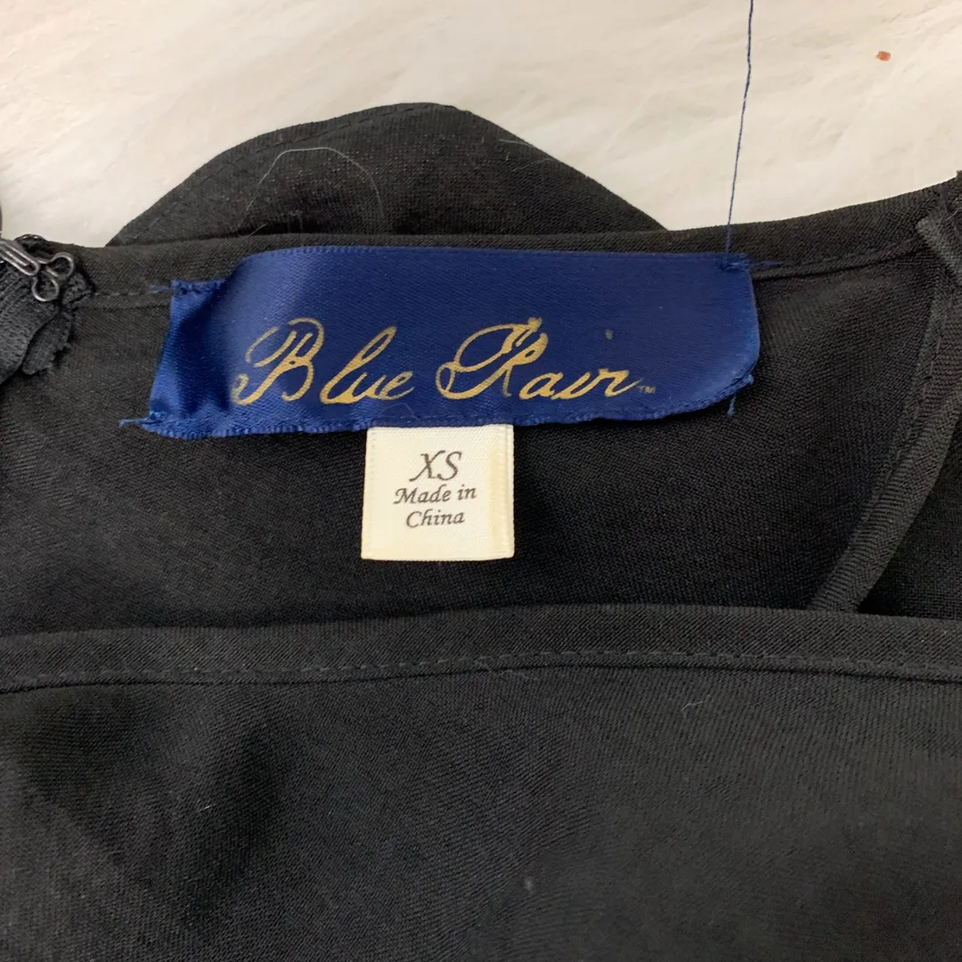 Francescas Black Ruffle Cold Shoulder Romper - Image 5