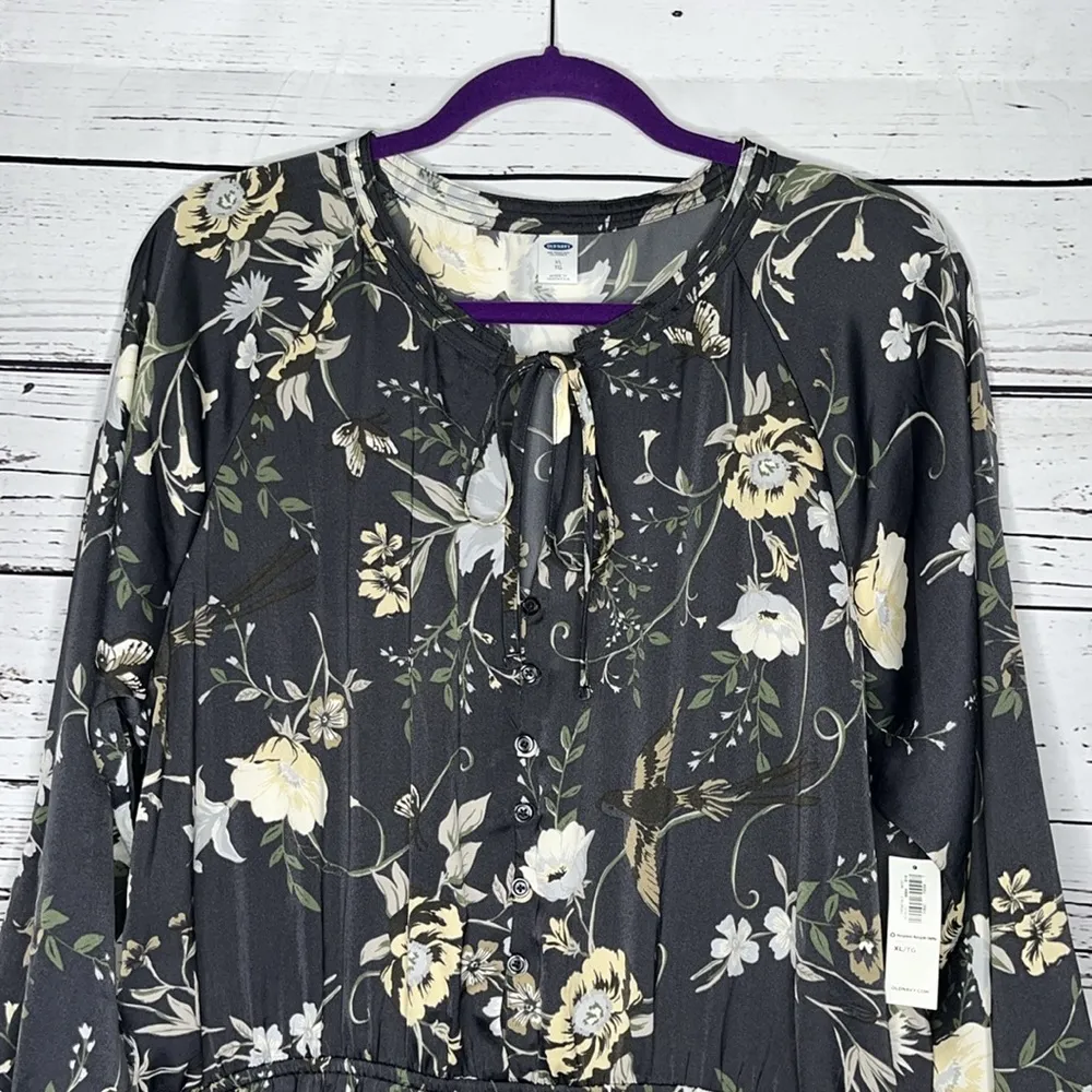 Old Navy NWT Size XL Gray - Floral/Butterfly Print One Piece Pant Jumpsuit - Image 3