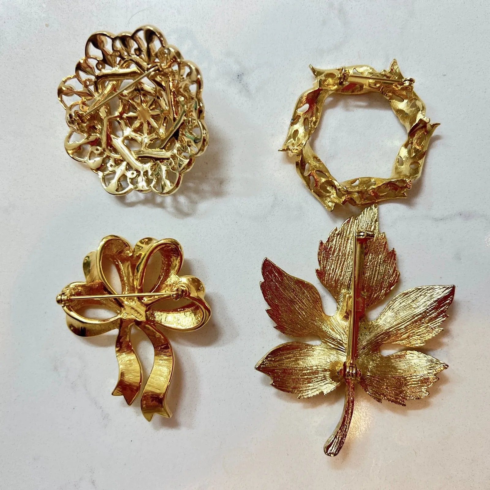 vtg Brooch Pins Lot Of 4 Gold Tone circle, leaf, round, bow - Image 13