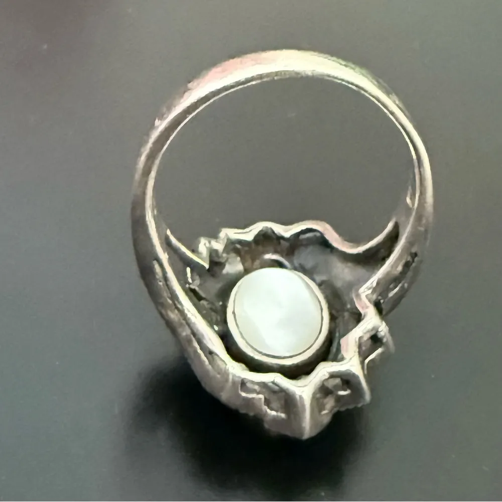 Vintage 925 Sterling Silver Black Onyx/Mother Of Pearl Marcasite Spinner Ring 8 - Image 5