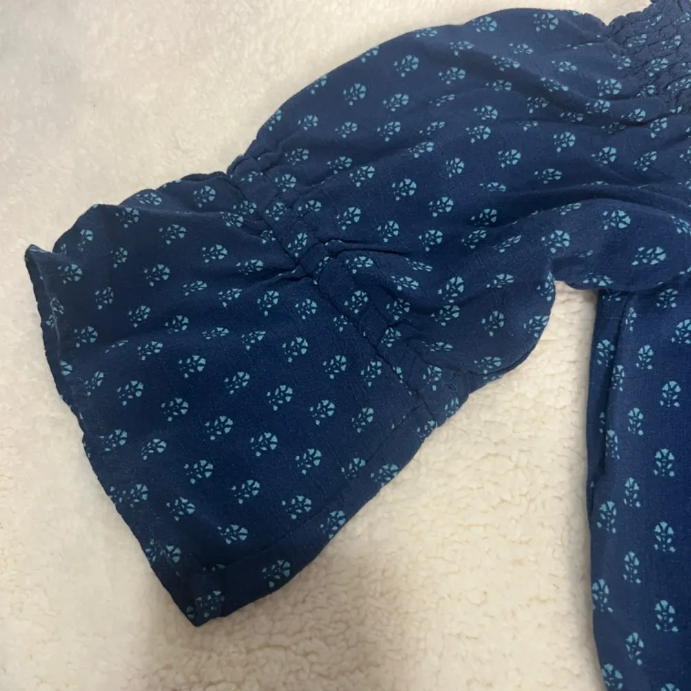 Ett Twa by Anthropologie Navy Blue Floral Romper, Size S Drawstring waist SHORTS - Image 8