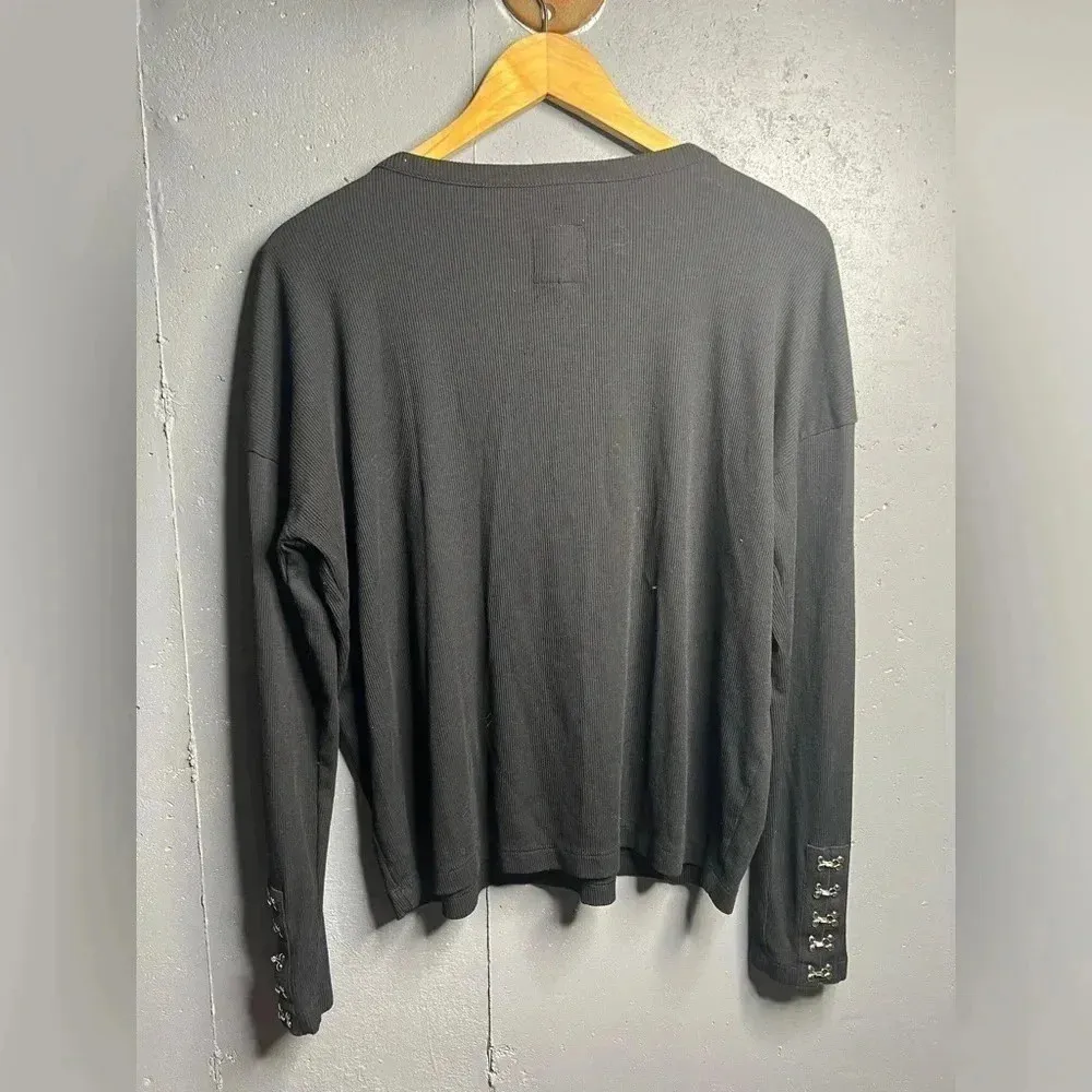 Chaser Women's Sz Small Black Henley - Image 2