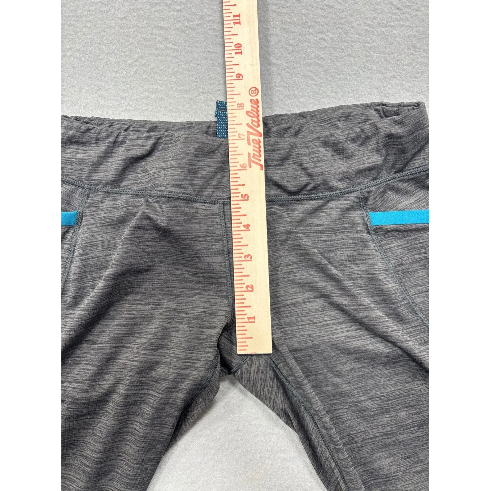 Patagonia Small Women's Diversifly Capris Dark Heathered Gray Capris Pants - Image 15