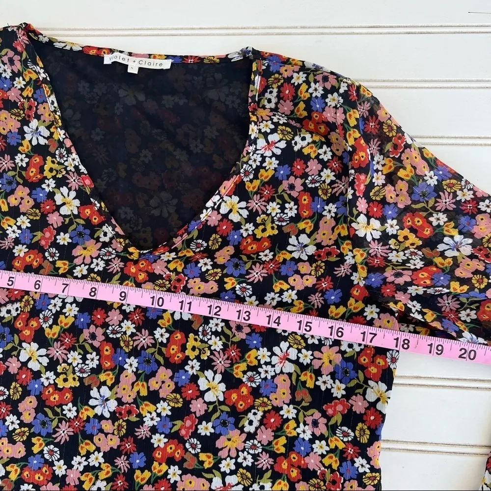 Floral retro flare sleeves top by Violet & Claire  Size Small - Image 10