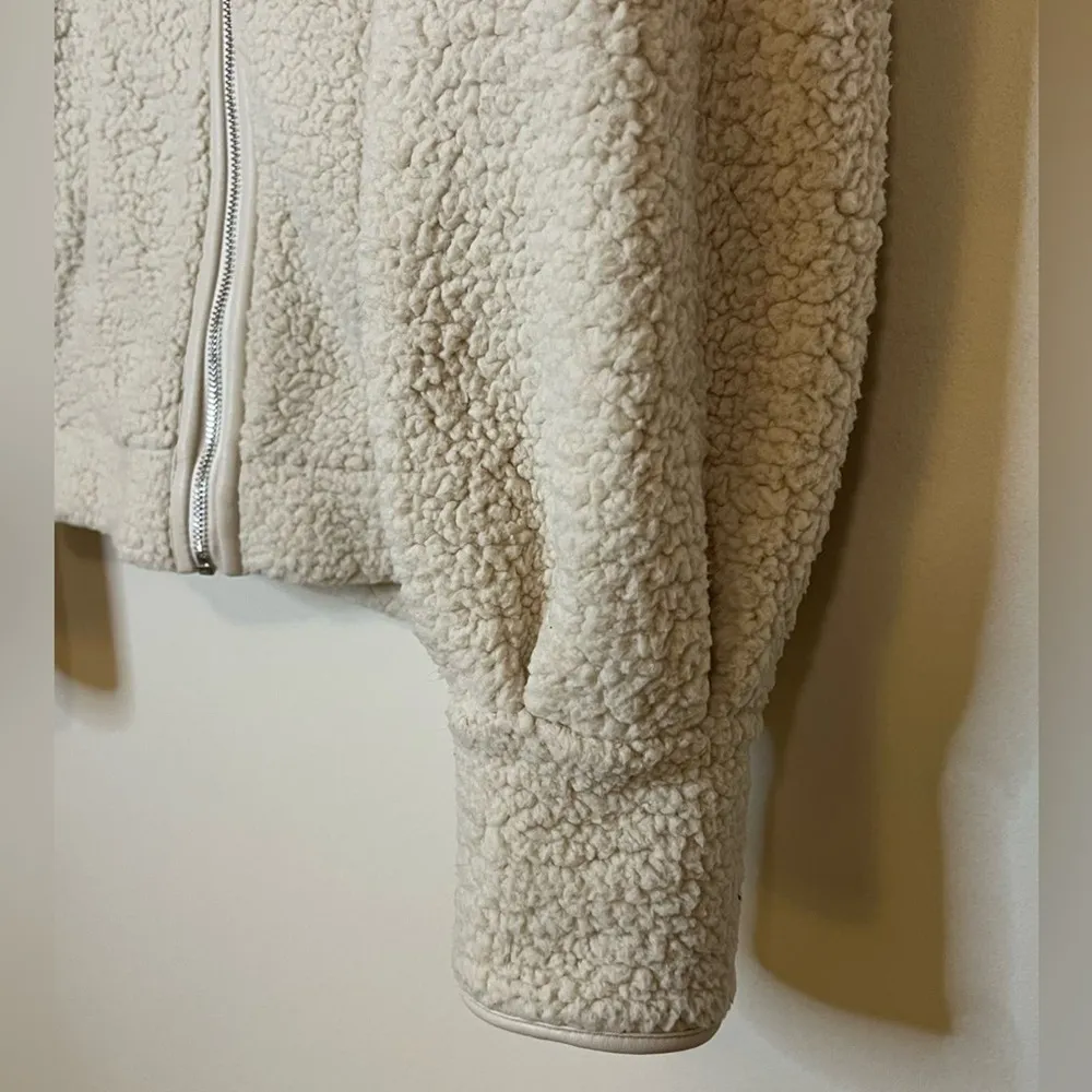 Express Sherpa Soft Fleece Jacket Beige Small NEW - Image 8